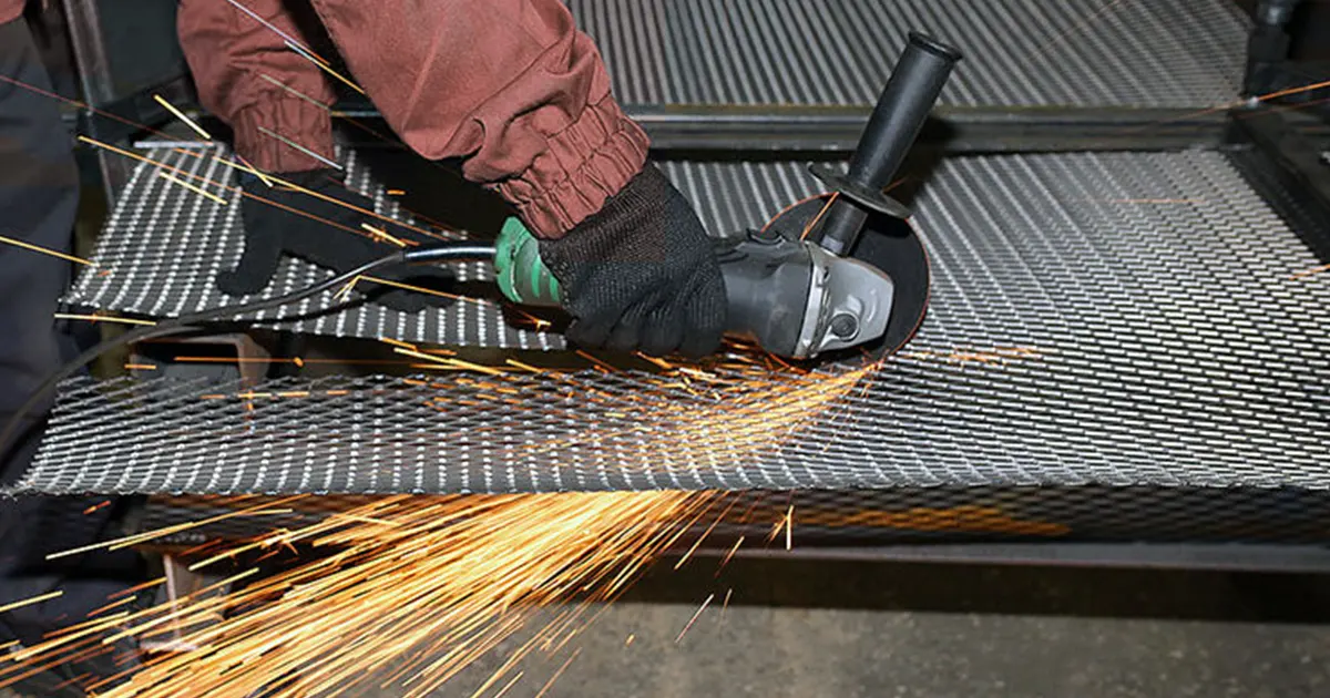 how to cut wire mesh