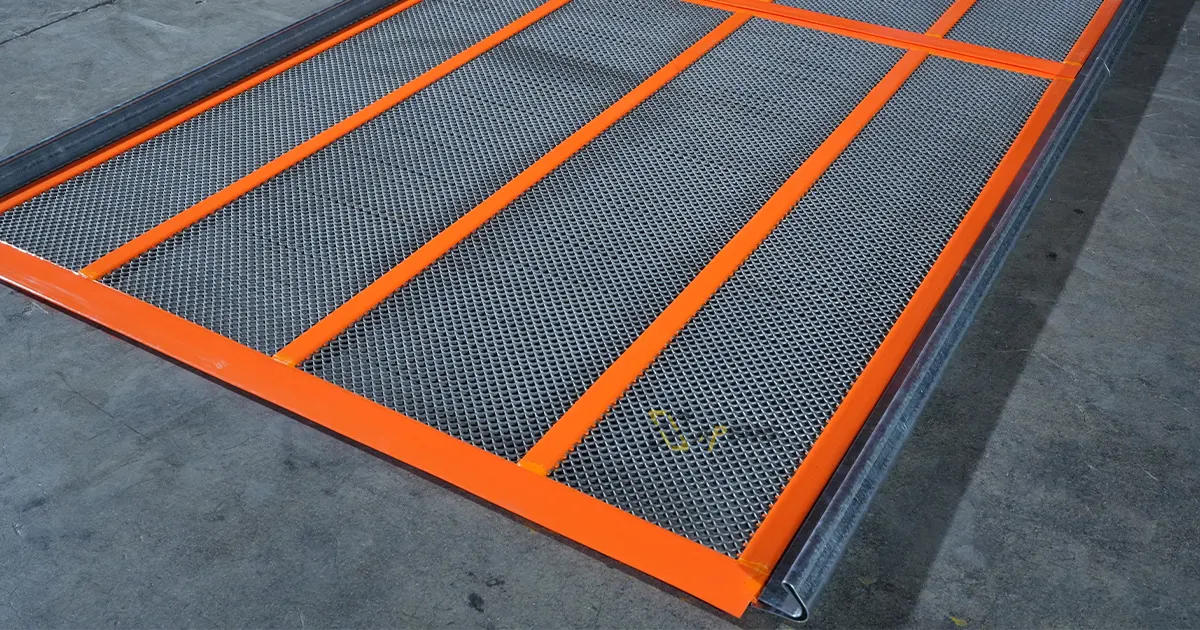 self cleaning screens