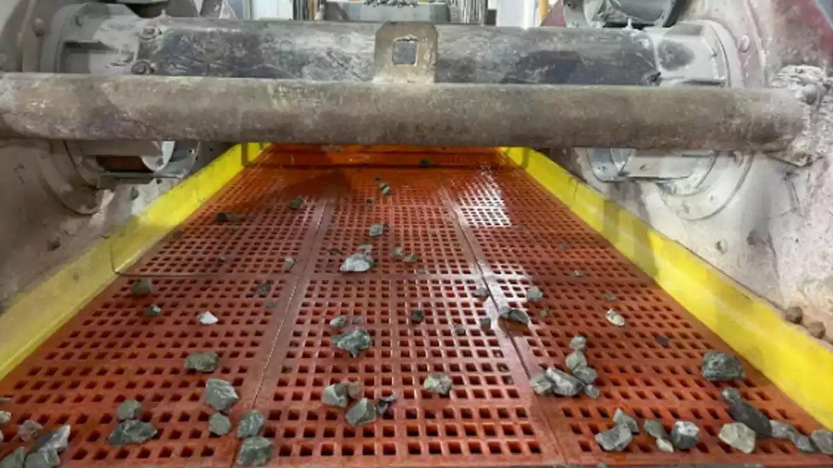 types of vibrating screens