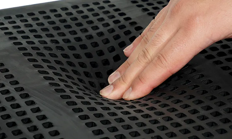 custom rubber screens