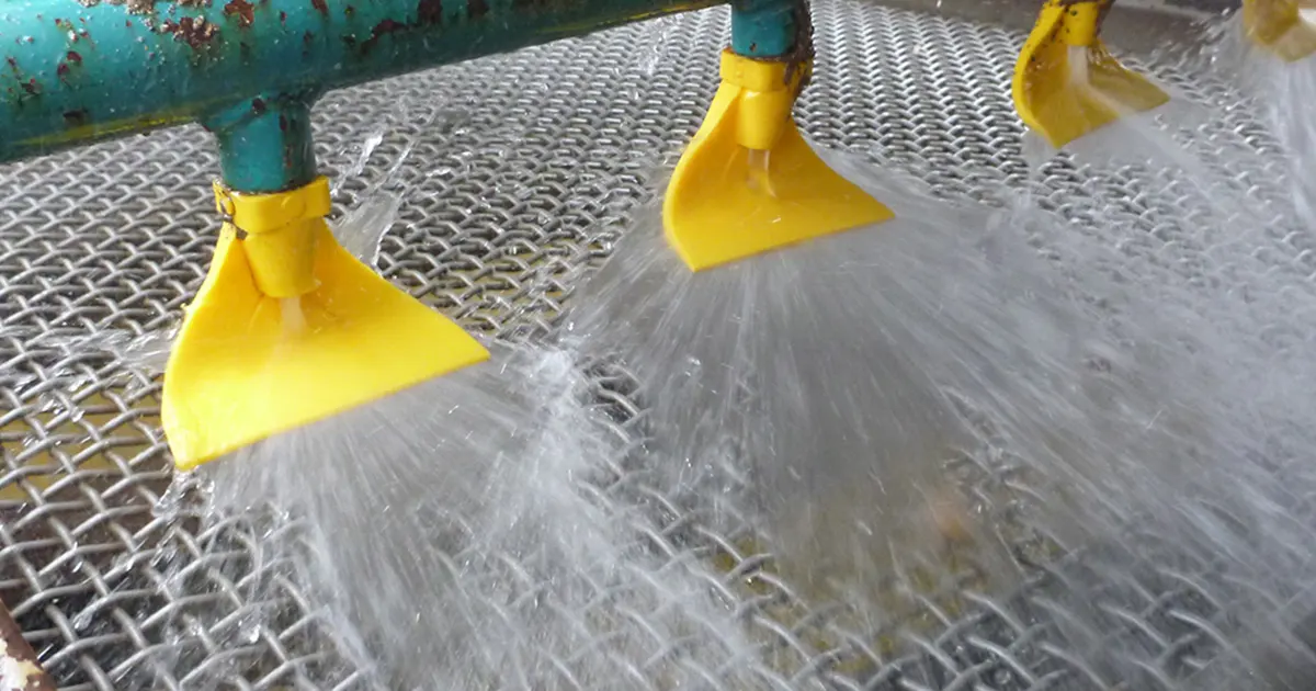 why standard square woven wire fails