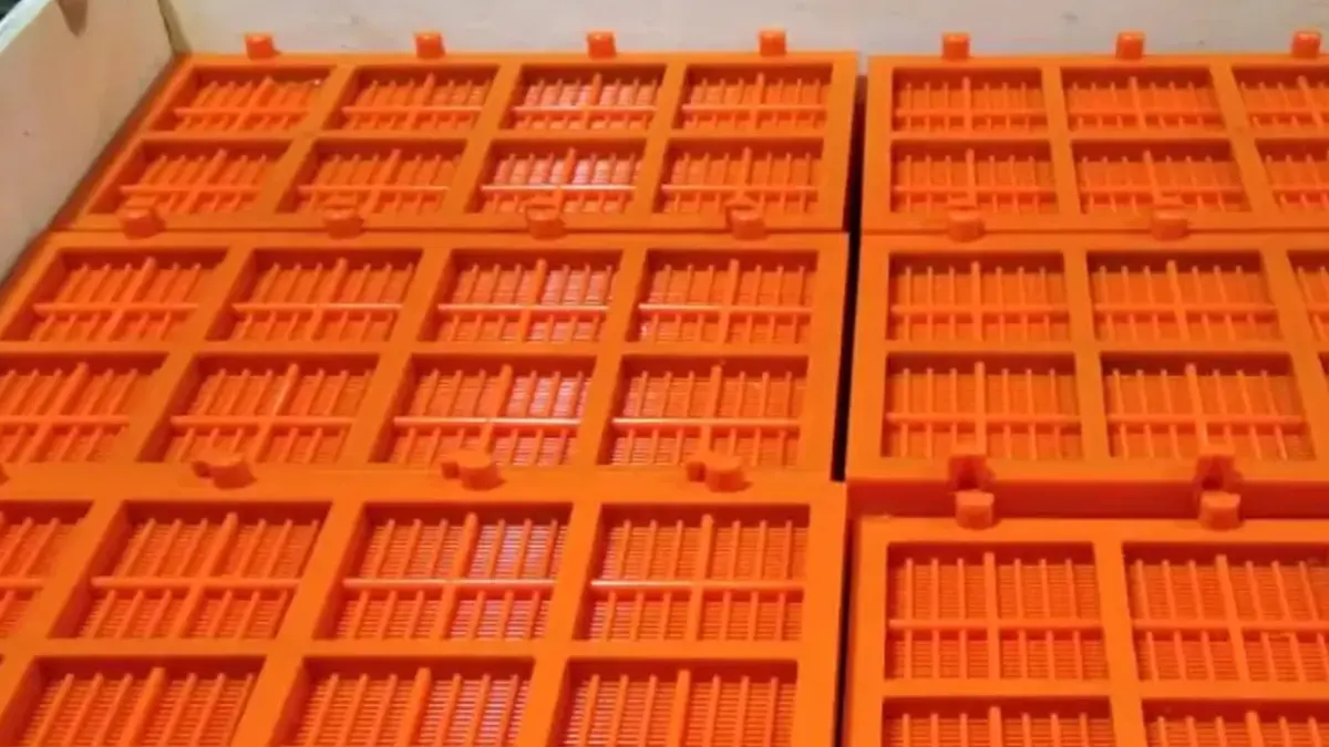Polyurethane screen panels