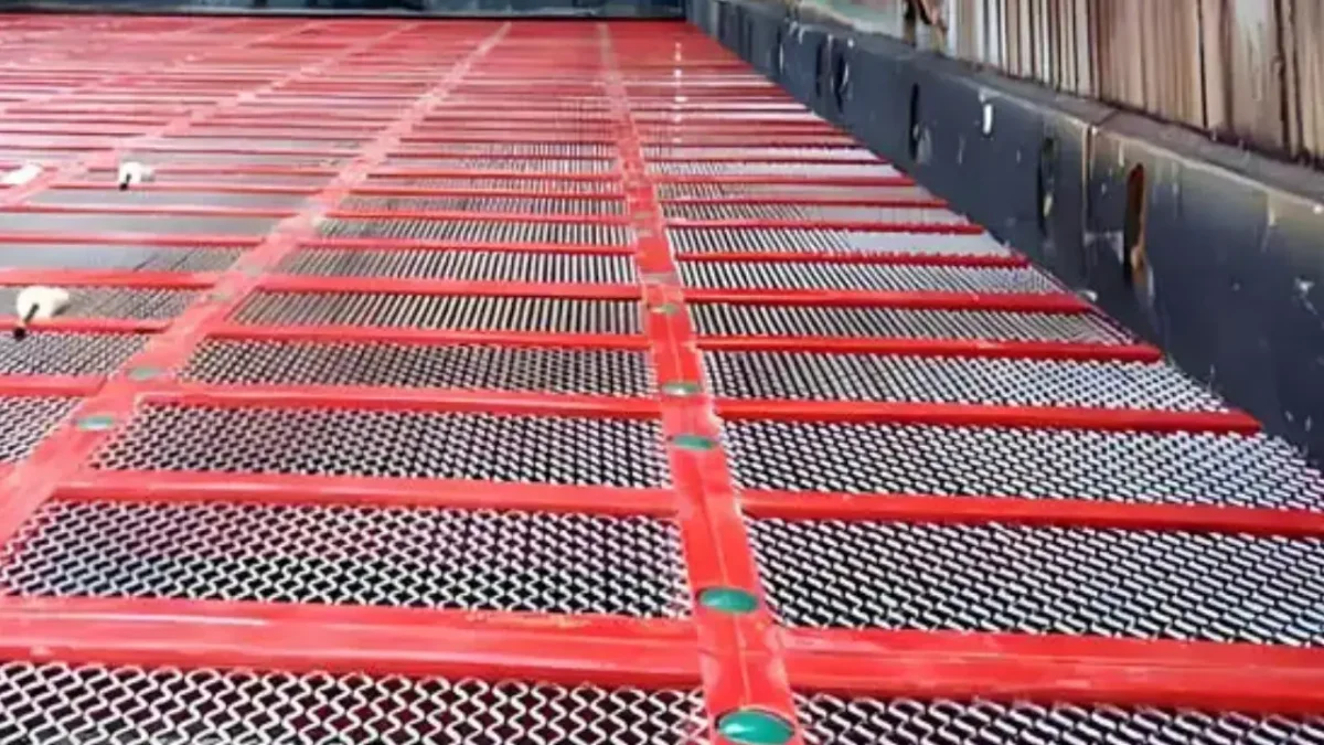 self cleaning wire mesh